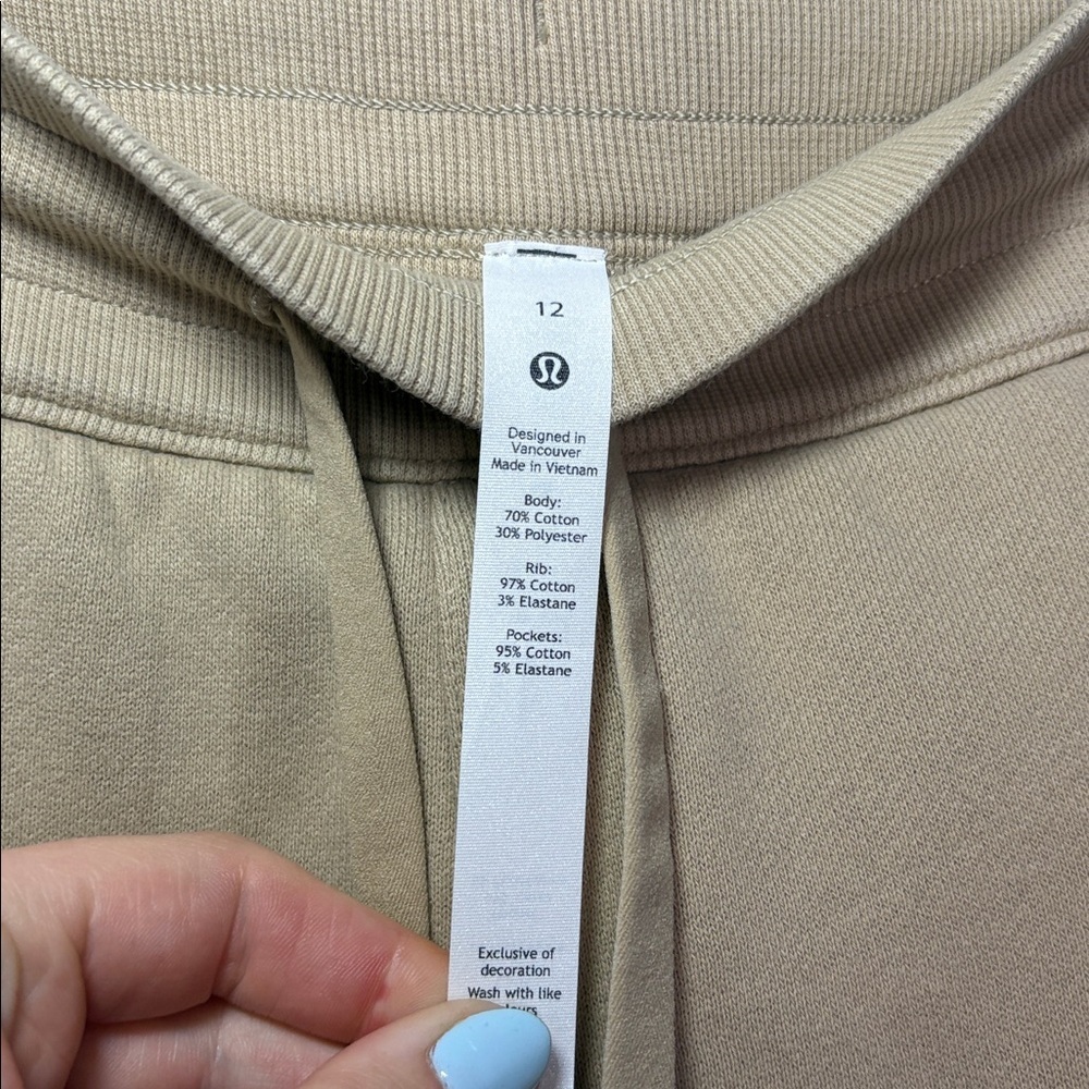 NEW Lululemon Scuba High-Rise Jogger *Fleece 28"
Trench Tan size 12 - Picture 5 of 7
